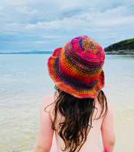 Load image into Gallery viewer, Crochet Bucket Hat. Beach